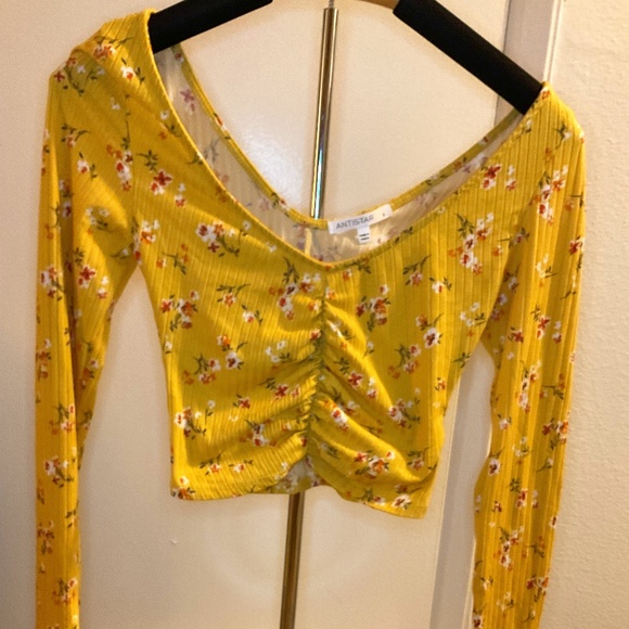 Flirty Floral - Picture 1 of 2